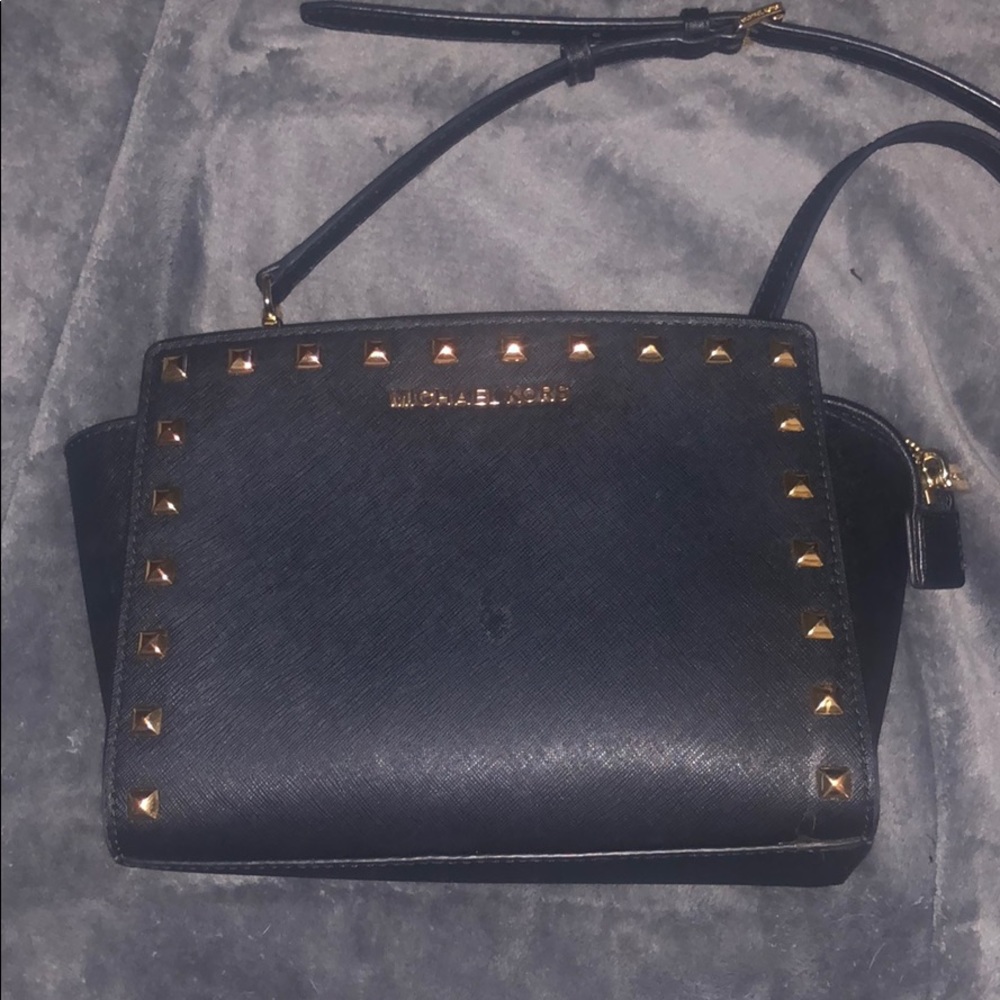 SOLD ‼️ Michael Kors studded satchel purse 🤩
